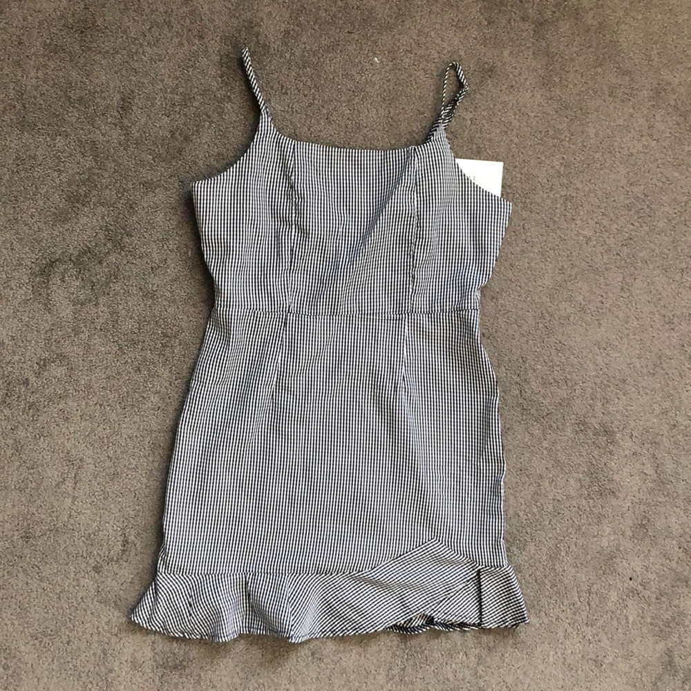New with tags checkered, flattering little dress